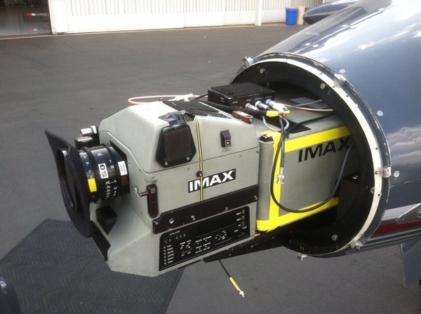IMAX kamera v malém letounu
