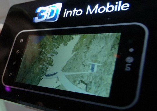 Mobilní telefon LG Optimus 3D