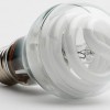 GE představuje hybridní spořivou žárovku