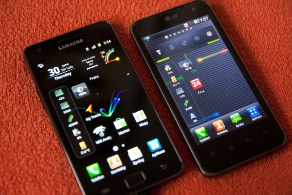 Samsung Galaxy S II a LG Optimus 2X
